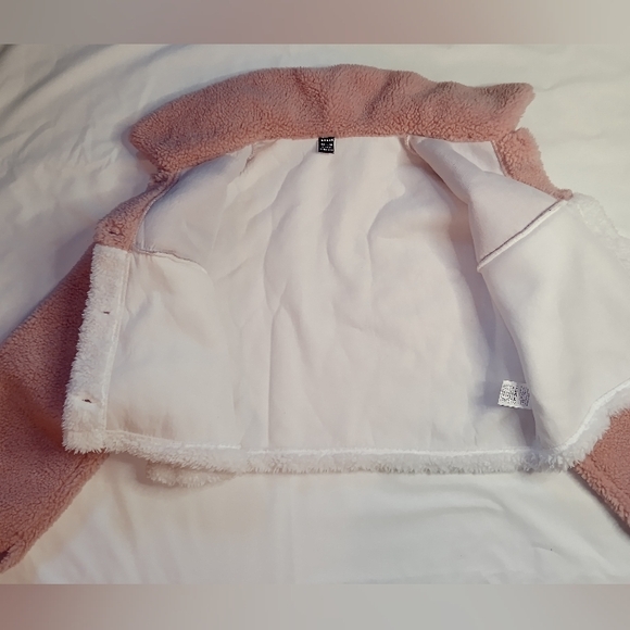 Shein Women Pink/White Drop Shoulder Soft Plush Crop Jacket Size Large - Picture 3 of 11